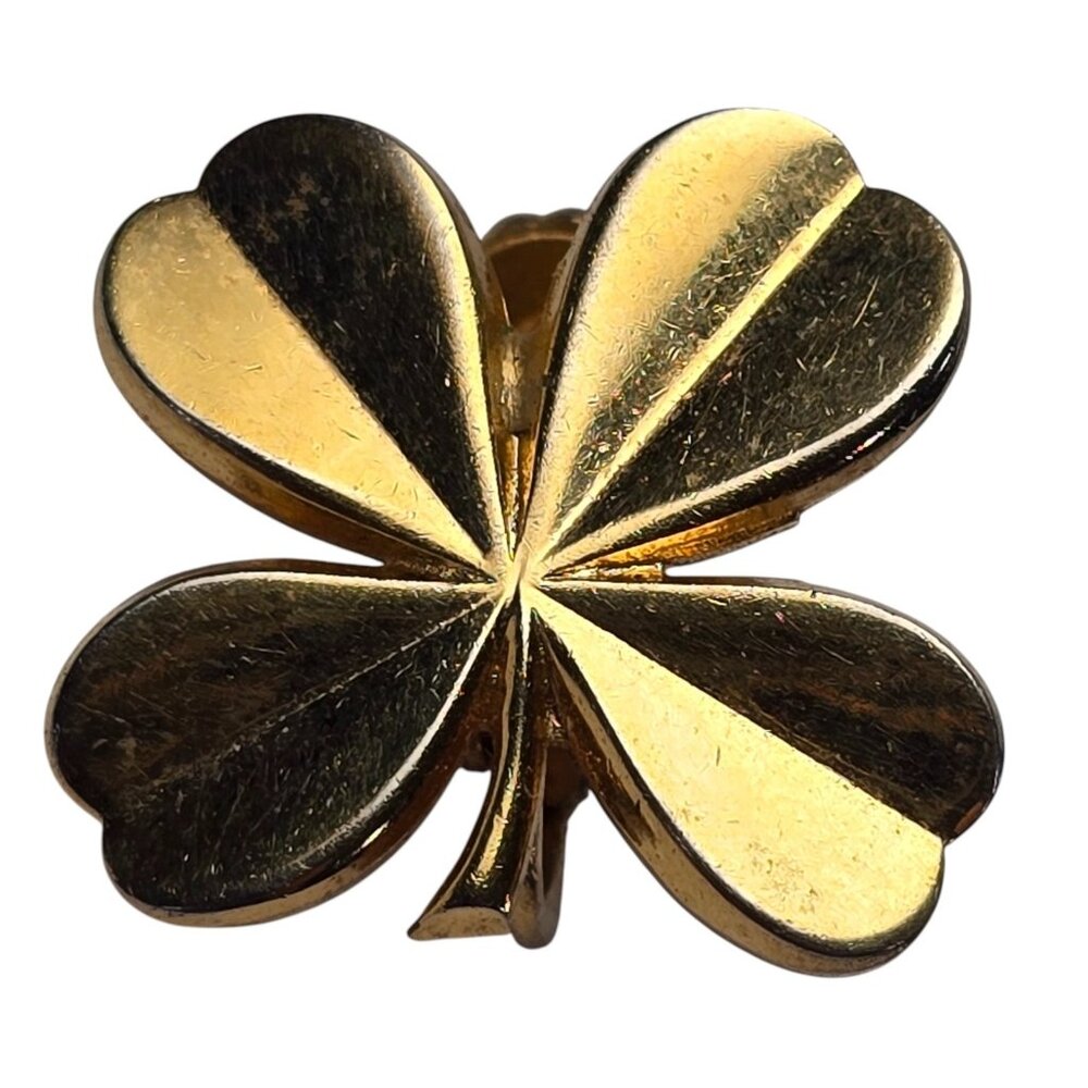 Vintage Accessocraft NYC Gold Tone Clover Shamrock Screwback Earring Single